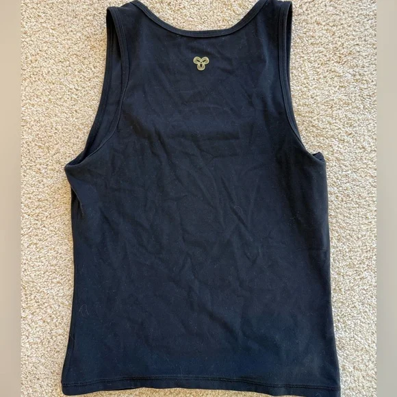 Aritzia golden tank - Picture 3 of 3